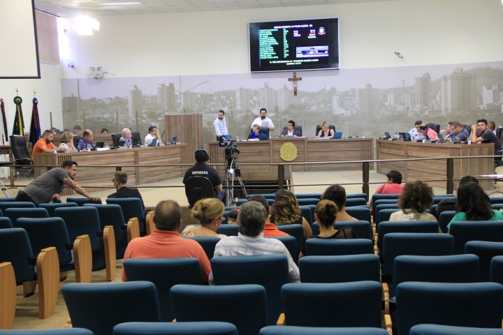 Vereadores homenageiam Chico Xavier ao nominar Via Noroeste 