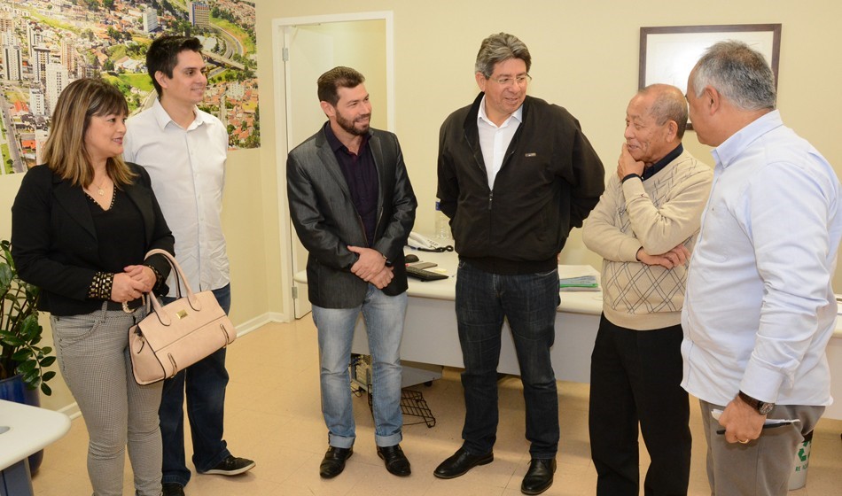 Presidente Adriano da Farmácia visita Câmara de São José 