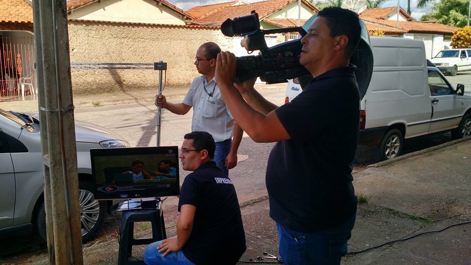 Equipe da TV Câmara faz pesquisa em bairros da cidade