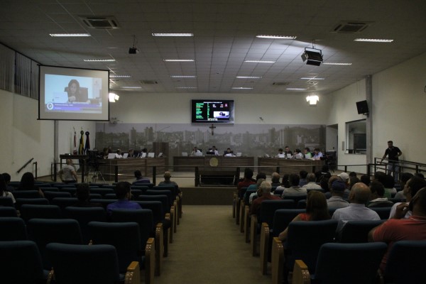 População do bairro Faisqueira participa de sessão extra