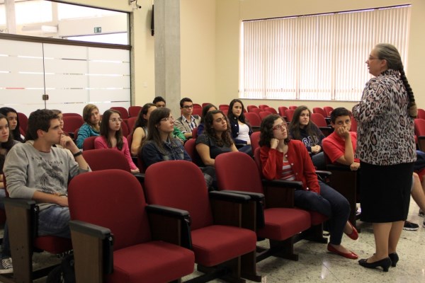 Em livro, acadêmicos juvenis apresentarão suas produções 