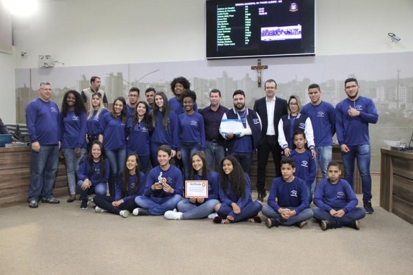 Câmara homenageia professor Luciano Benedito Rezende 