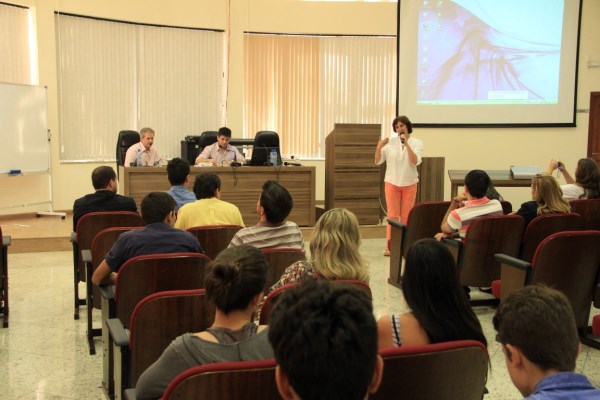 Mesa Redonda sobre envelhecimento reúne especialistas 