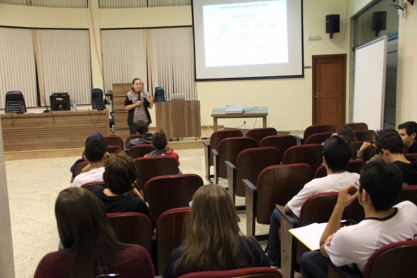 Estudantes aprendem sobre Poder Judiciário 